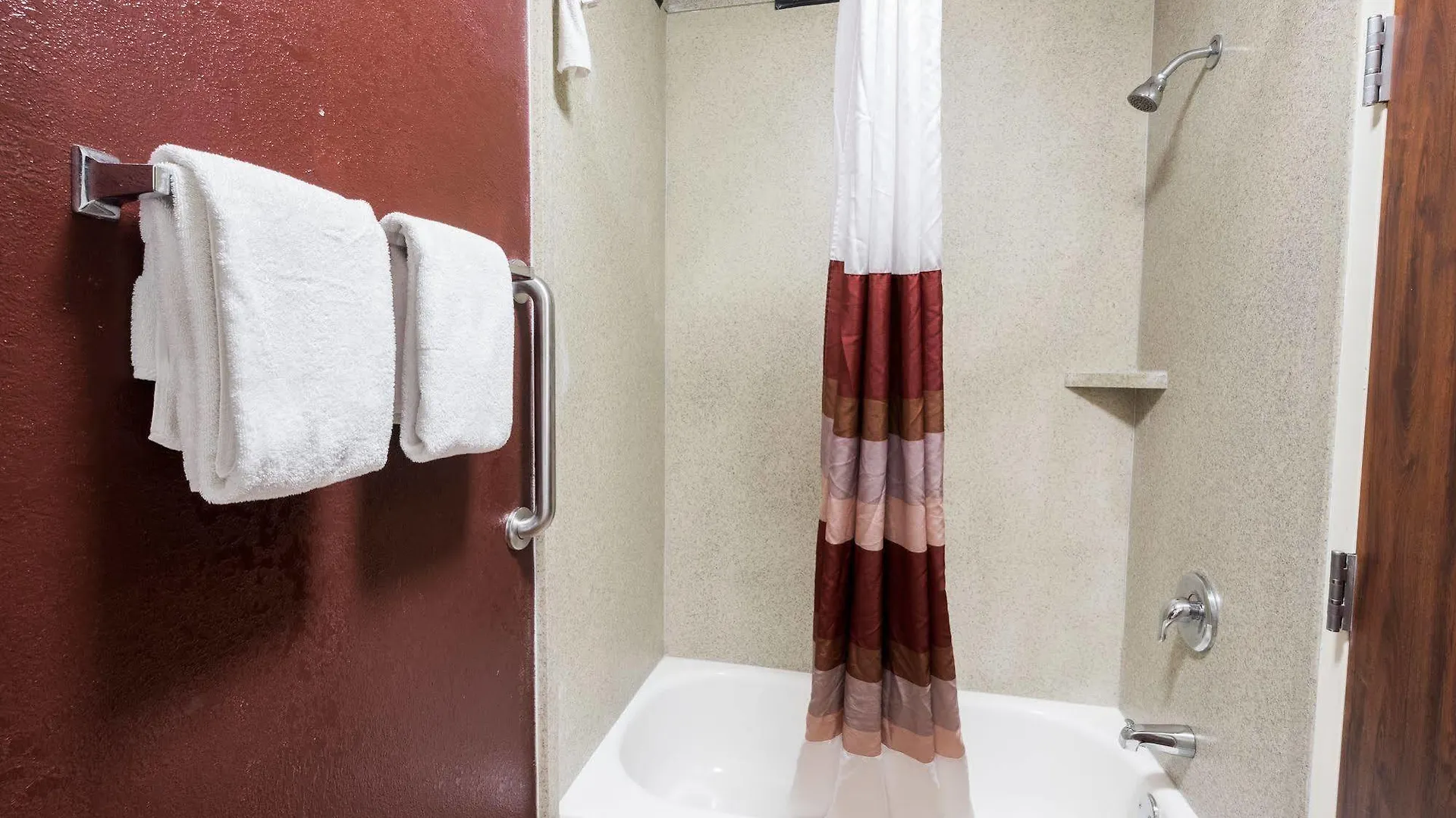 Red Roof Inn & Suites Savannah Gateway Georgetown Hotel
