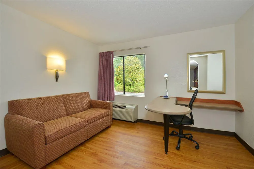 Red Roof Inn & Suites Savannah Gateway Georgetown