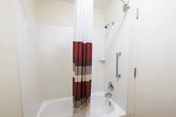 Red Roof Inn & Suites Savannah Gateway Georgetown Hotel